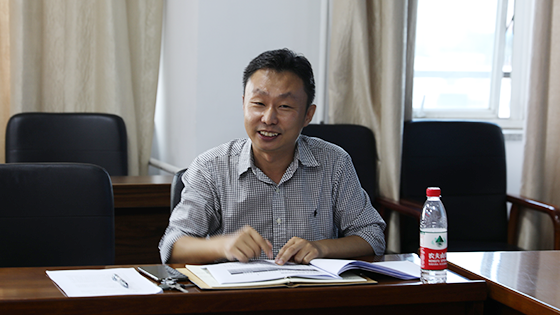 7e2ca45c300a50ae52e783b026de1208.png 李洪波.png