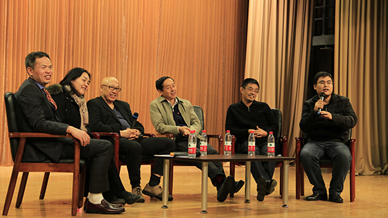 2ead7ede6a31dfdc8c273bd699a5f272.jpg 圆桌会议.jpg
