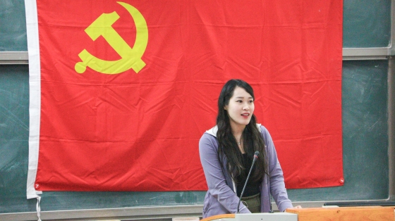 4c118b8f3f2fd9333a76013225f9ac44.jpg 张晓丹老师进行理论学习第一讲_副本.jpg